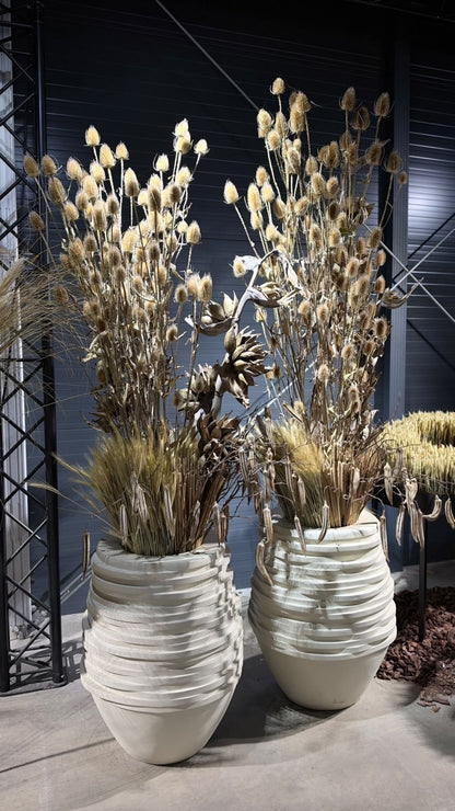 Bodenvase mit Trockenblumenfüllung