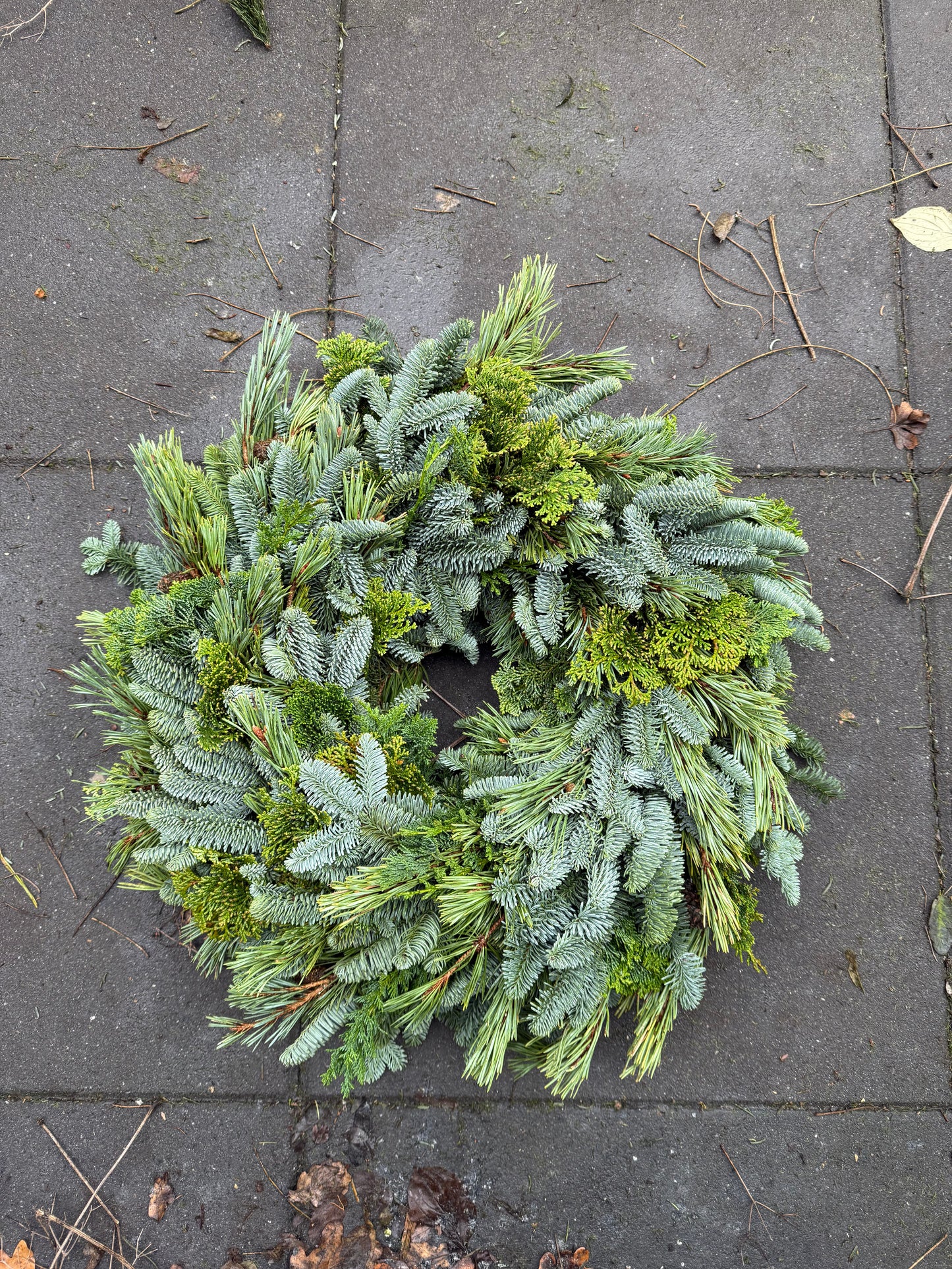 Handgebundener Tannenkranz