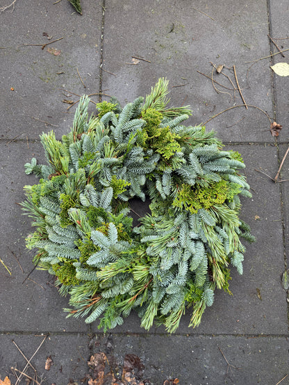 Handgebundener Tannenkranz