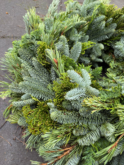 Handgebundener Tannenkranz