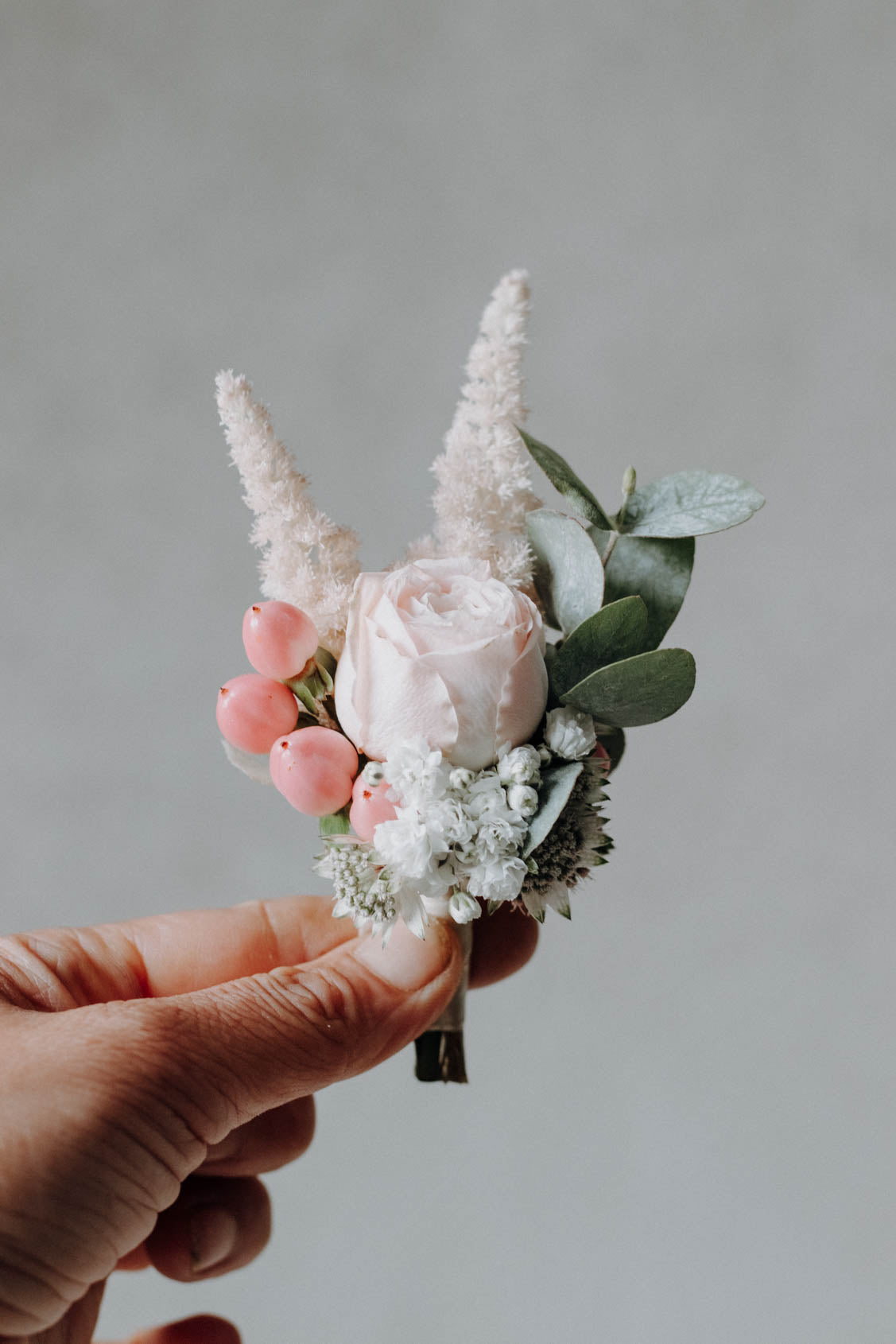 Romantischer Brautstrauß in blush-white – Hochzeitsblumen kaufen online